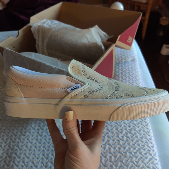 Vans Limited Edition - Size 9 - Picture 2 of 5